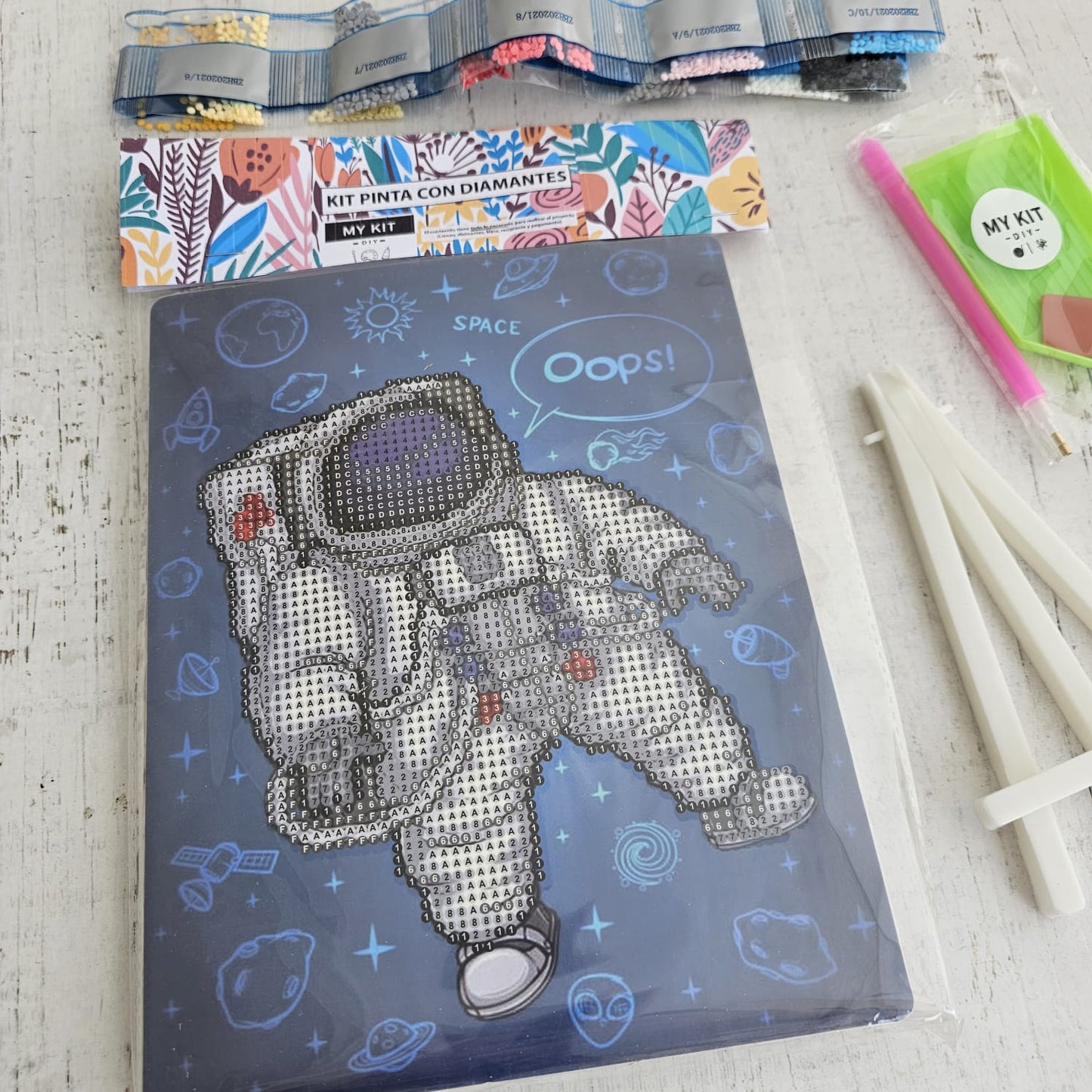 Kit pinta con diamantes 20x30 cm con atril -Astronauta