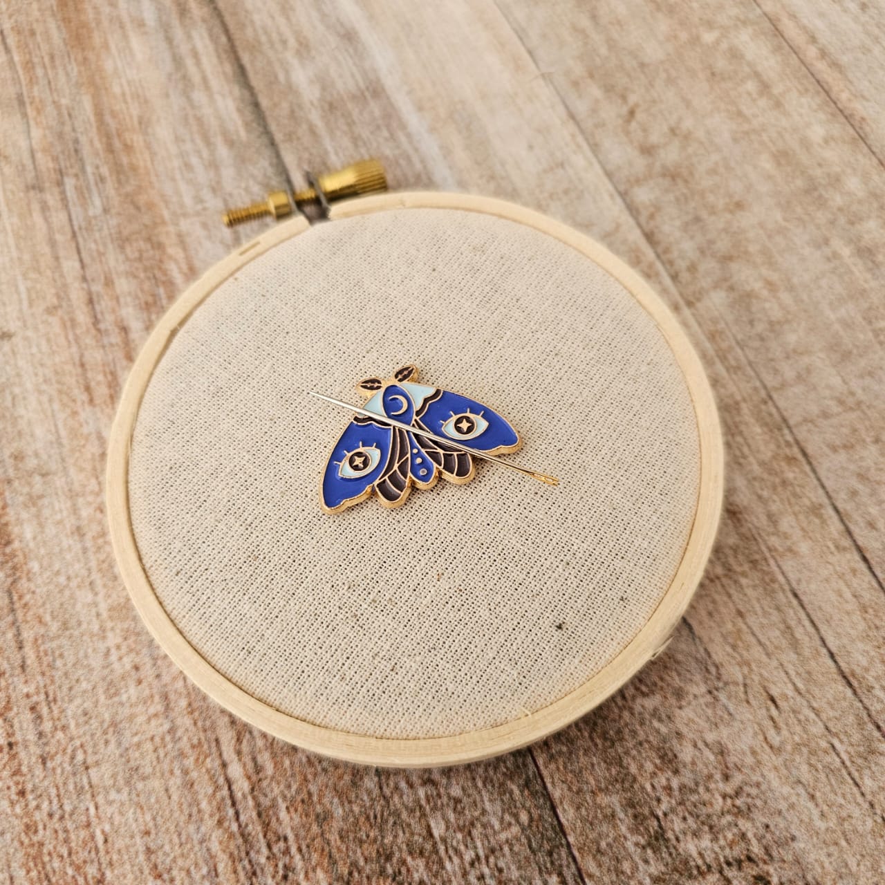 Imán para agujas Mariposa azul